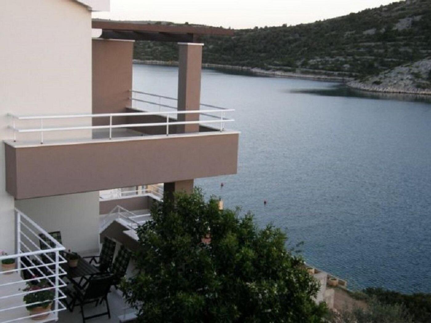 Apartments Ljubi Vinišće Exteriér fotografie